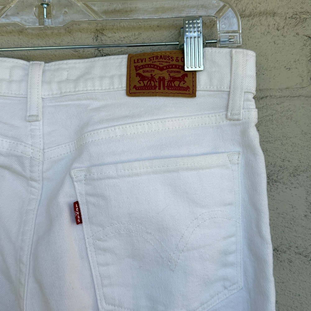 Levi’s White Classic Straight Fit Mid-Rise Jeans Waist 28 - Picture 6 of 15